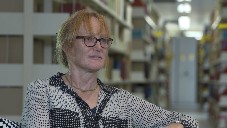 Équilibre entre implication et interférence