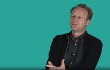 Quelle est la spécificité pédagogique dans l’acte de transmission des valeurs de la République ?